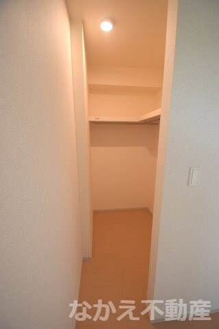 物件内観写真12　(たっぷりとした収納スペースです)