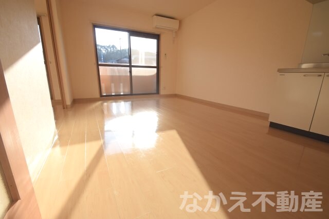 物件内観写真13　(ゆったり過ごせるリビングです)