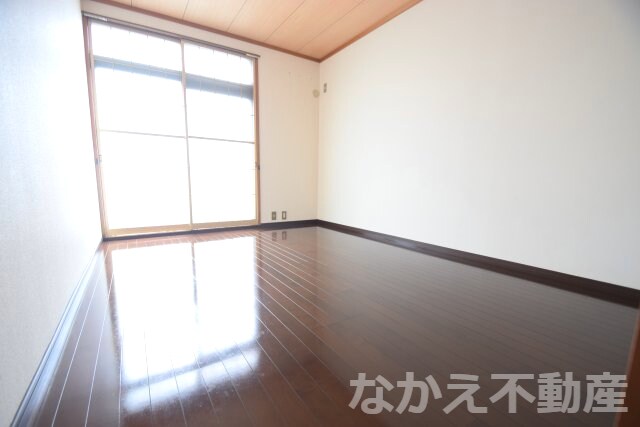 物件内観写真15　(使い勝手のいい寝室です)