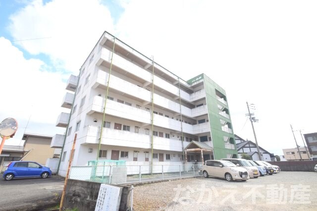 物件外観写真1　(落ち着いた雰囲気の外観です)