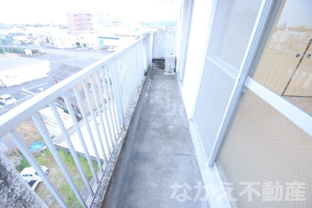 物件内観写真10　(お洗濯にも便利なバルコニー付き)
