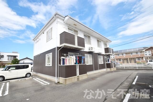 物件外観写真1　(外観も気になるポイント)