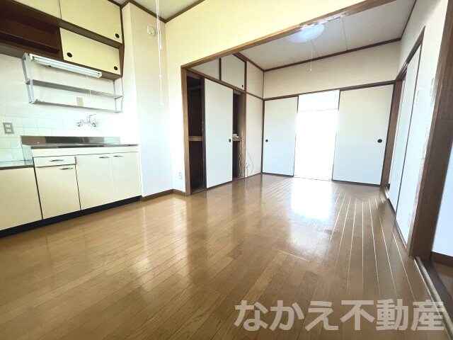 物件内観写真2　(おしゃれなリビングです)