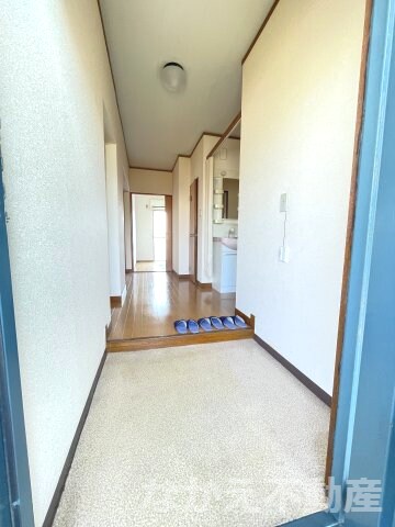 物件内観写真9　(きれいな玄関です)