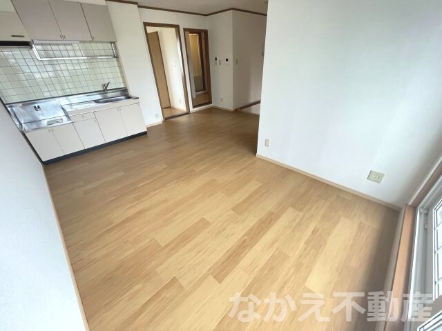 物件内観写真2　(使いやすい居間です)