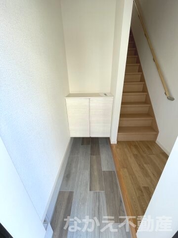 物件内観写真11　(収納もある玄関です)