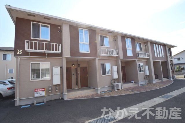 物件外観写真7　(外観は落ち着いています)