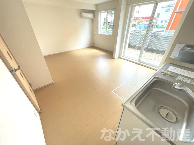 物件内観写真26　(個人の部屋や寝室として使える洋室です)