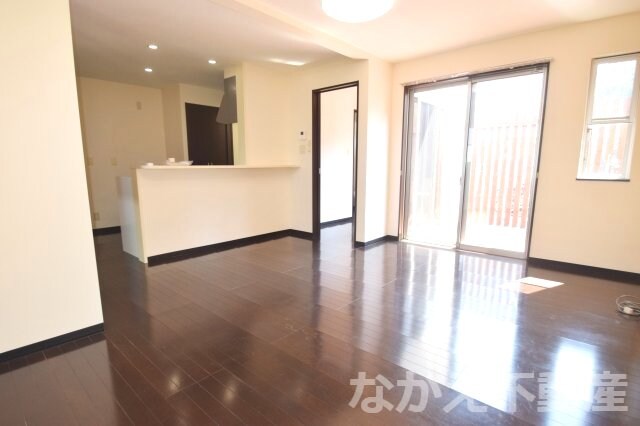 物件内観写真3　(使いやすい居間です)