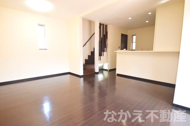 物件内観写真4　(ゆったり過ごせる居間です)