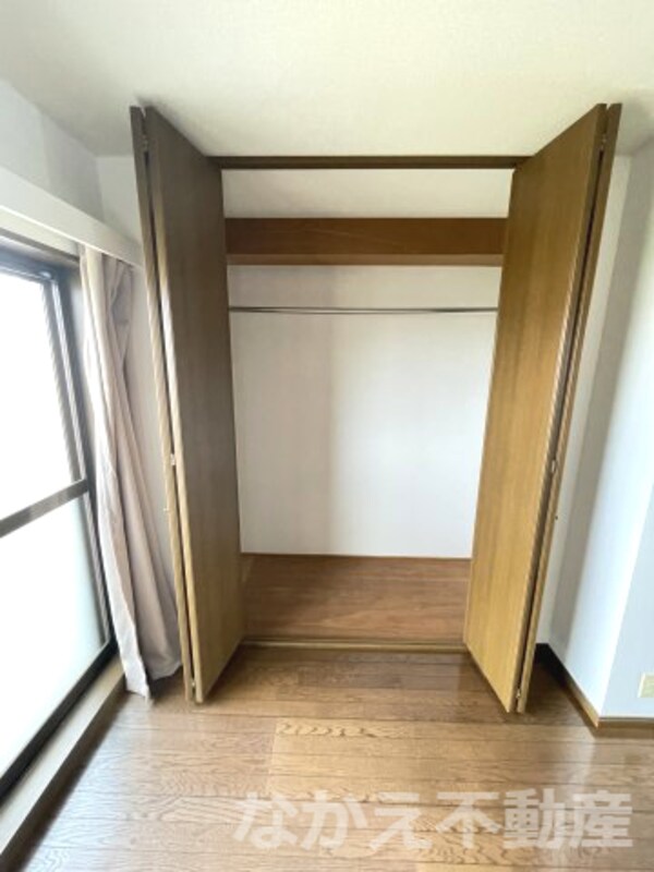 収納(小物を収納するのに便利です)