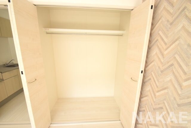 物件内観写真11　(収納豊富です)