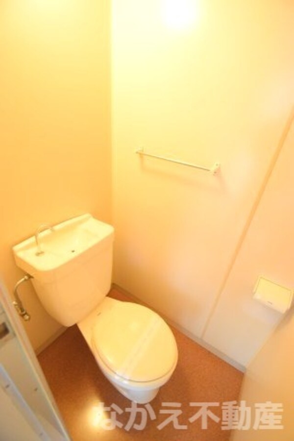 トイレ(清潔感のあるトイレです)
