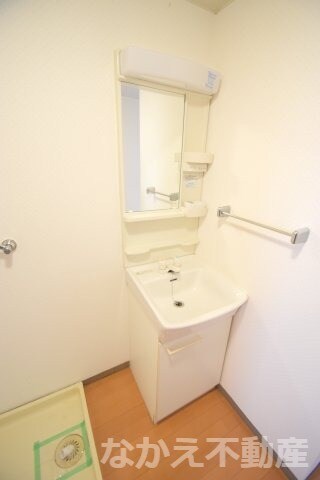 物件内観写真8　(忙しい朝には欠かせない洗面所です)