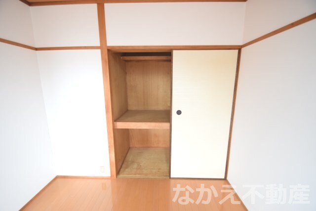 物件内観写真11　(たっぷりとした収納スペースです)