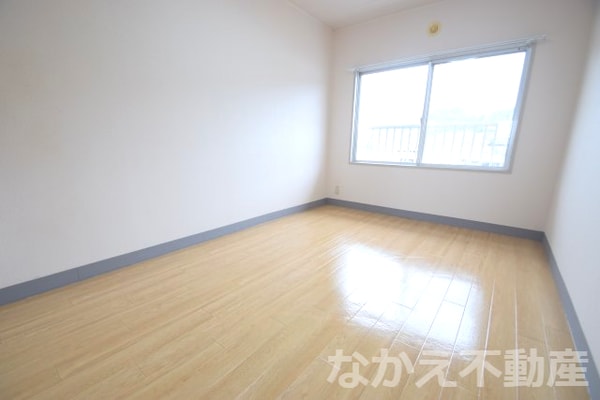 洋室(落ち着いた色調の洋室です)