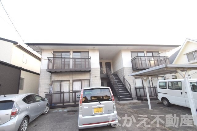 物件外観写真3　(外観は落ち着いています)