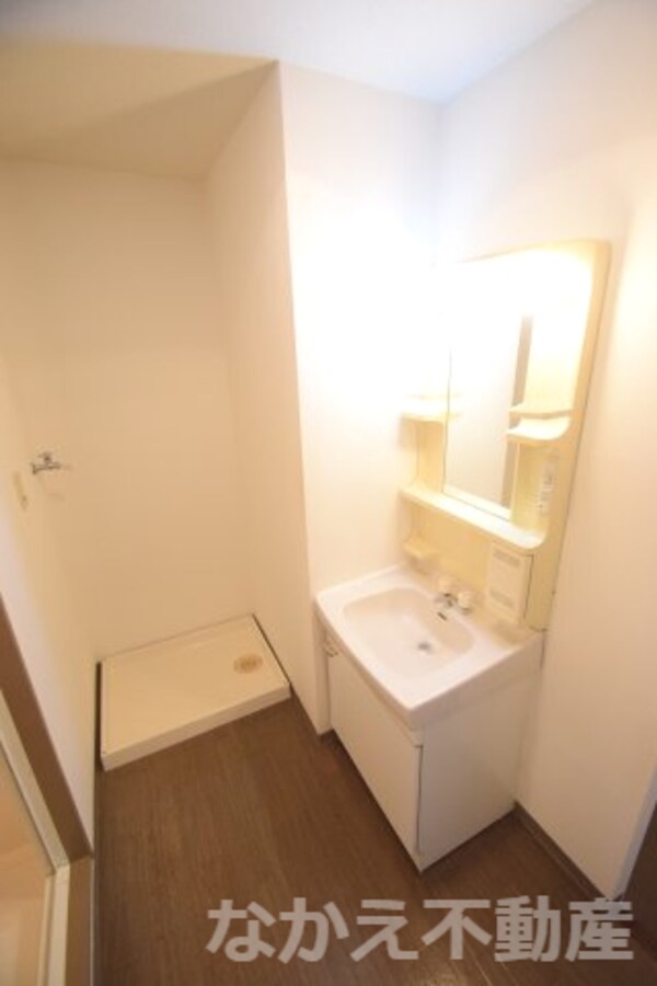 洗面・脱衣所(忙しい朝には欠かせない洗面所です)