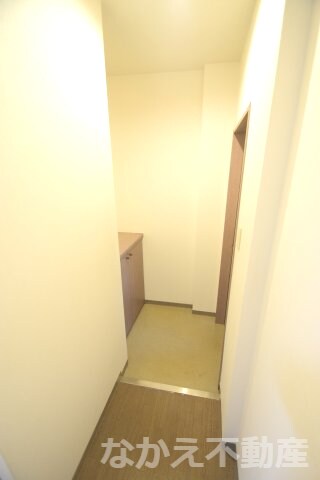 物件内観写真12　(シンプルで使いやすい玄関です)