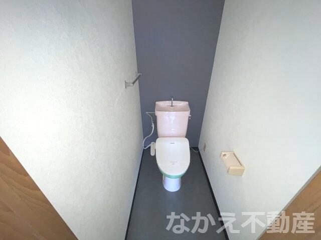 物件内観写真7　(ゆったりとした空間のトイレです)