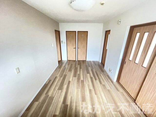 物件内観写真14　(ゆったり過ごせる居間です)