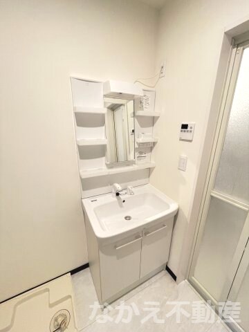 物件内観写真10　(コンパクトで使いやすい洗面所)