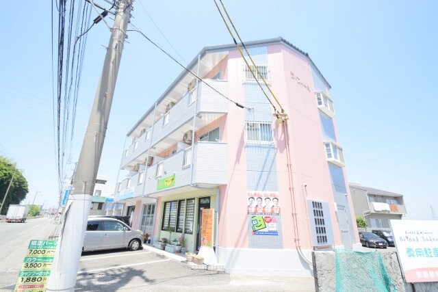 物件外観写真2　(きれいな外観です)