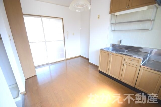 物件内観写真2　(おしゃれなリビングです)