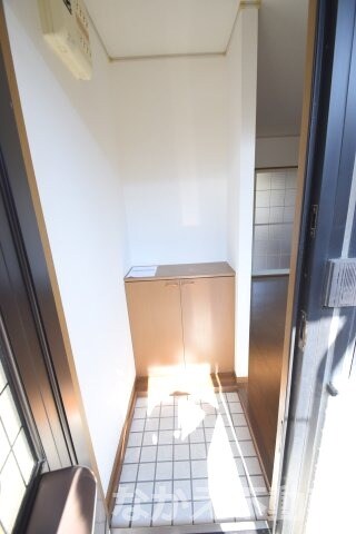 物件内観写真10　(きれいな玄関です)