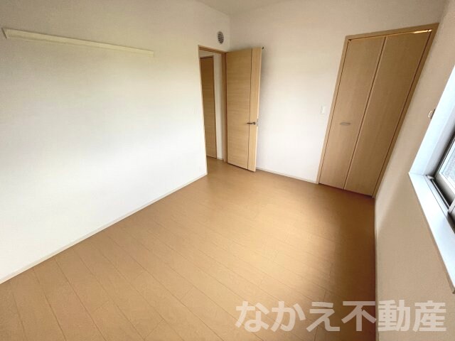 物件内観写真14　(使い勝手のいい寝室です)