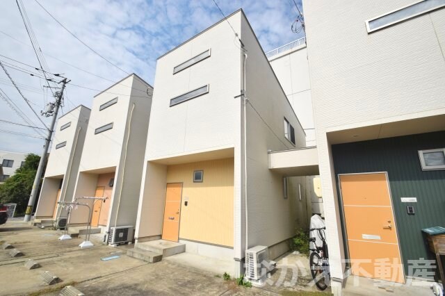 物件外観写真1　(建物外観を気になさる方へ、見た目の良い物件です)