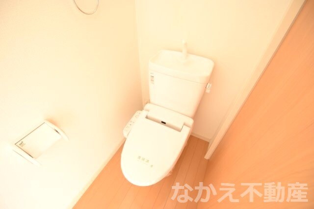物件内観写真8　(シンプルで使いやすいトイレです)