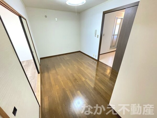 寝室(ゆとりの広さです)