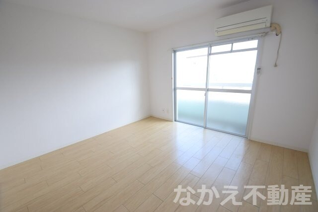 物件内観写真5　(居間です)