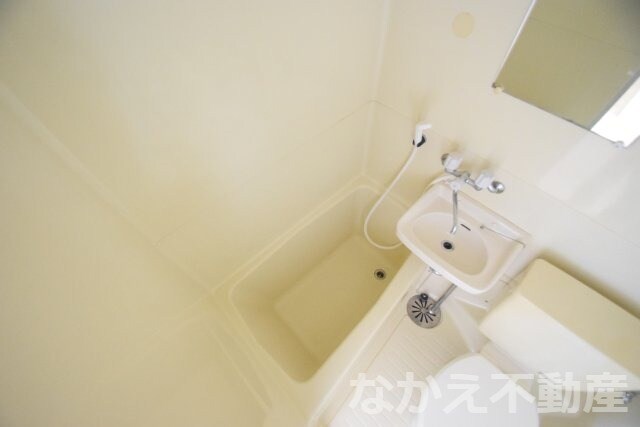 物件内観写真8　(日々の暮らしに欠かせないお風呂です)