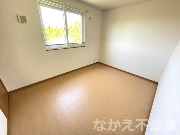寝室(使い勝手のいい寝室です)