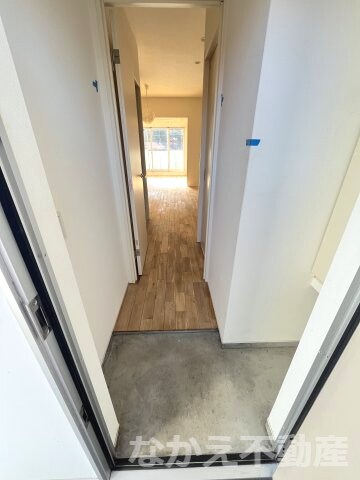 物件内観写真8　(収納もある玄関です)