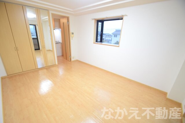 物件内観写真2　(おしゃれなリビングです)