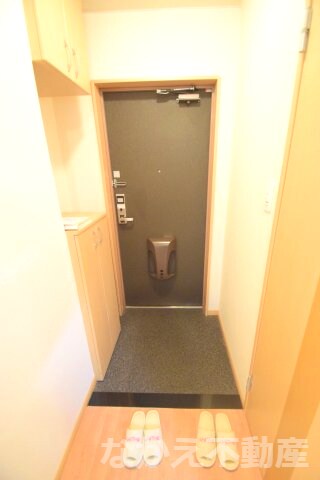 物件内観写真15　(シンプルで使いやすい玄関です)