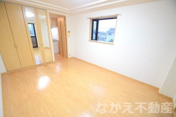 内装他(きれいな内装です)