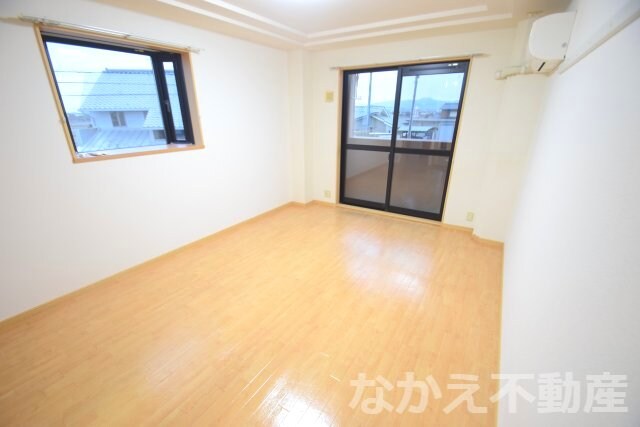 物件内観写真18　(明るい室内です)
