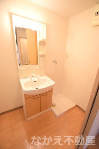 物件内観写真29　(ゆったりとスペースのある洗面所)