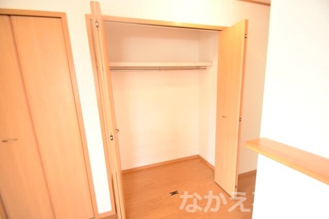 物件内観写真12　(収納豊富です)