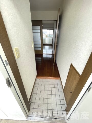 物件内観写真9　(シンプルで使いやすい玄関です)