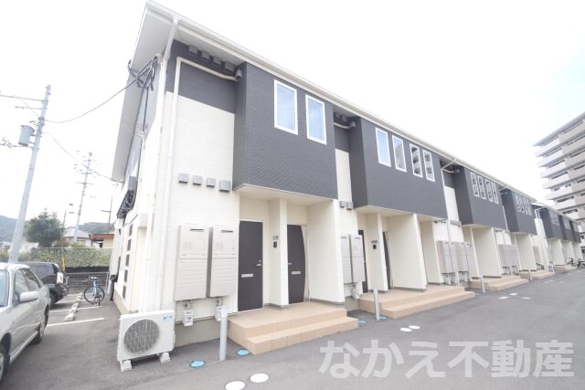 物件外観写真1　(外観もきれいです)