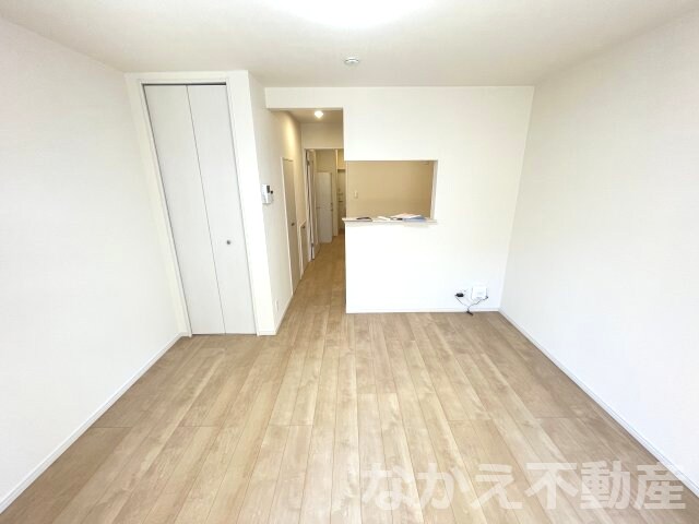 物件内観写真2　(ゆったり過ごせるリビングです)