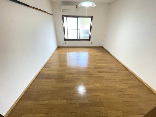 物件内観写真6　(使いやすいリビングです)