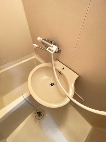 物件内観写真12　(忙しい朝には欠かせない洗面所です)