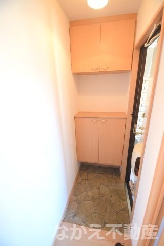 物件内観写真9　(落ち着いた玄関です)