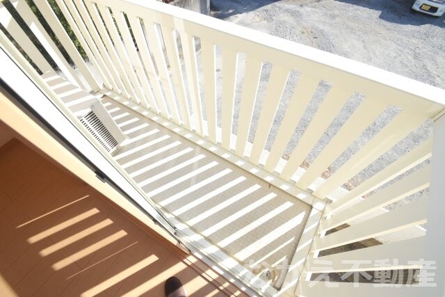 物件内観写真10　(バルコニーからの眺めを楽しみながら食事をしませんか)